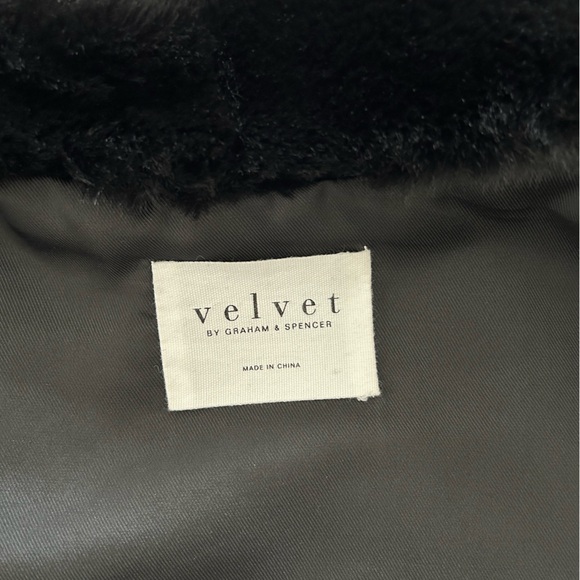 Faux fur vest! - Picture 4 of 6